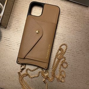 Bandolier hailey iPhone 11 Pro Max